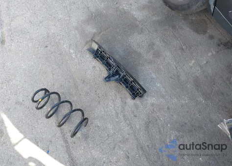 2019 Toyota Highlander Le z USA, uszkodzony, nr VIN 5TDBZRFH7KS960495